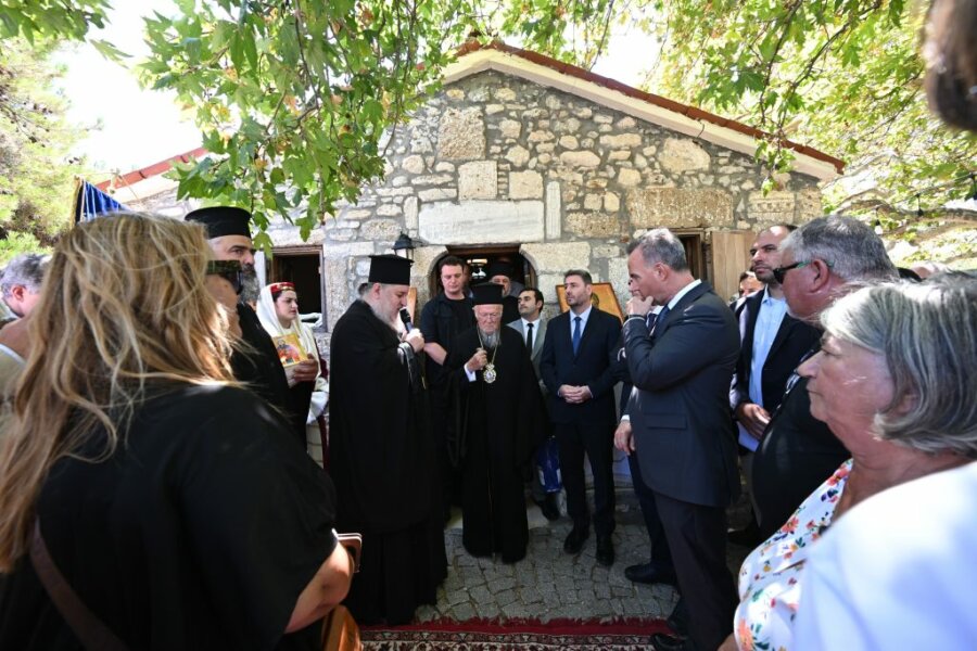 Ανδρουλάκης στην Τένεδο: «Όπου υπάρχει πίστη… τίποτε δεν σβήνει»