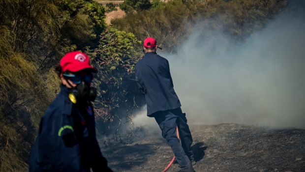Πυρκαγιά στους πρόποδες της Πάρνηθας - Νέο μήνυμα του 112 για εκκένωση από Δροσοπηγή προς Αφίδνες