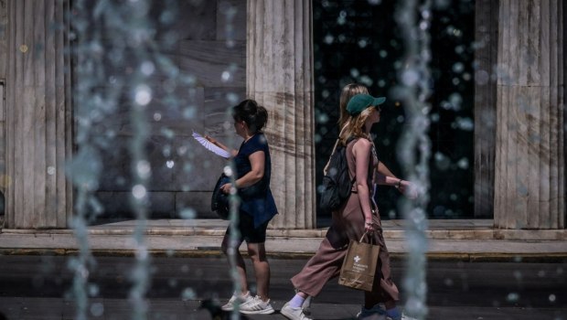 Καιρός: Παραμένει και σήμερα ο καύσωνας - Σε ποιες περιοχές θα δούμε 40αρια και πότε υποχωρεί