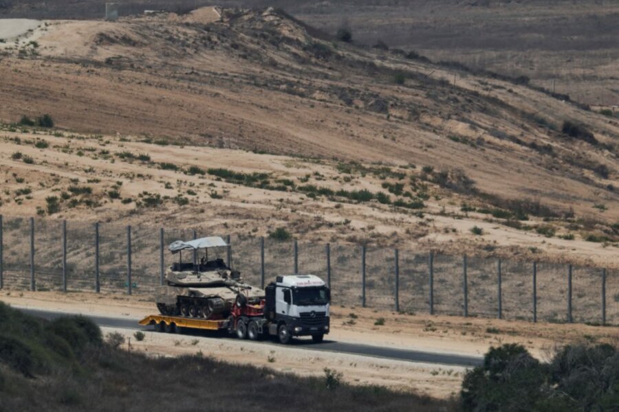 Γάζα: Τα πρώτα φορτηγά με ανθρωπιστική βοήθεια διασχίζουν τα σύνορα από την Αίγυπτο (video)