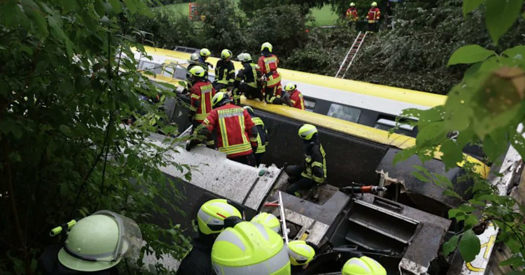 Γερμανία: Κατολισθήσεις η πιθανή αιτία του εκτροχιασμού αμαξοστοιχίας – Τρεις νεκροί και 50 τραυματίες