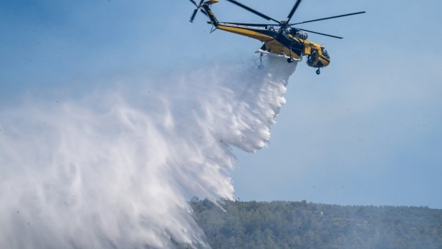 Φωτιά στον Αγ. Σώστη Τρίπολης - Εκκενώνονται δύο οικισμοί