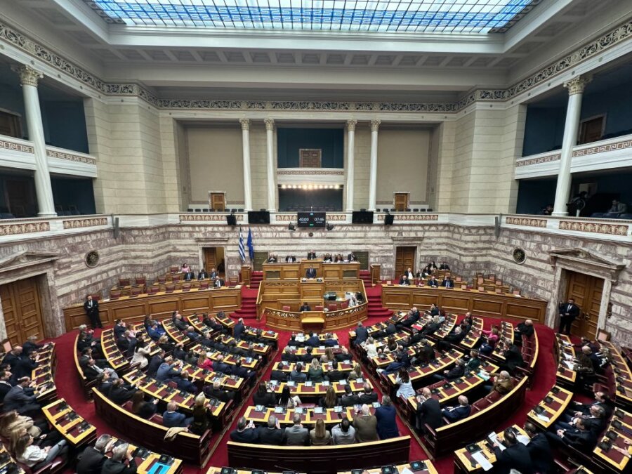 «Πυρά» από Νέα Αριστερά και Πλεύση Ελευθερίας για τις δικογραφίες σε βάρος Χαρίτση και Κωνσταντοπούλου