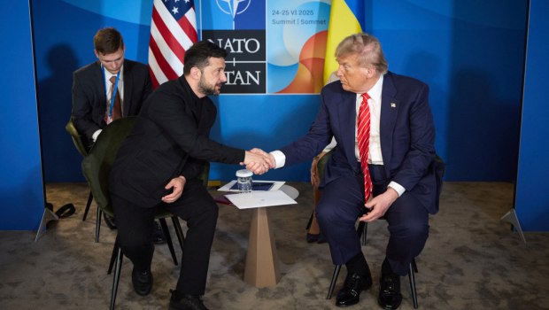 Ζελένσκι: Επαινεί τον Τραμπ για την επίσπευση της διορίας προς τη Ρωσία