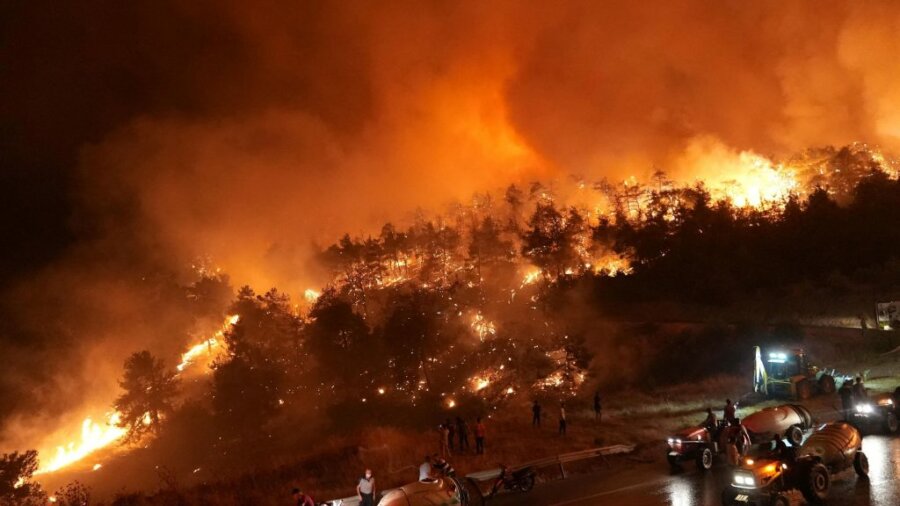 Τουρκία: Σε πύρινο κλοιό η Προύσα – Χιλιάδες κάτοικοι εγκατέλειψαν τα σπίτια τους