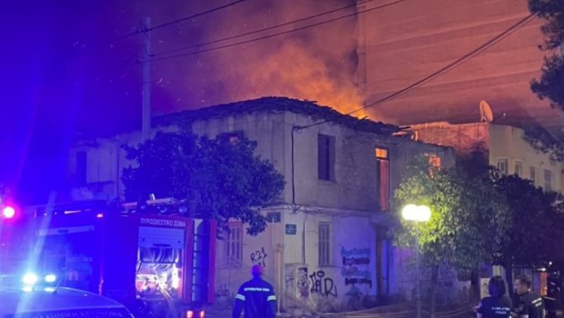 Πυρκαγιά σε εγκαταλελειμμένο κτίριο στη Νέα Ιωνία