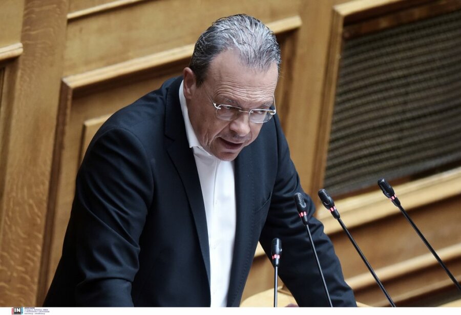 Φάμελλος κατά Μητσοτάκη: «Οσο πιο γρήγορα φύγετε τόσο το καλύτερο για όλους»