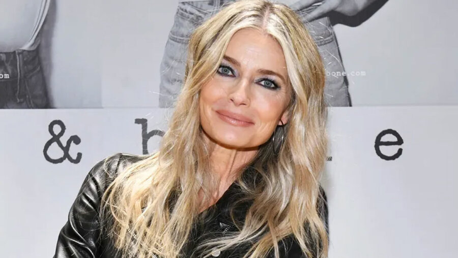 Paulina Porizkova: Η φωτογραφία στα 60 της με μπικίνι, χωρίς φίλτρα: «Αυτή είμαι εγώ»