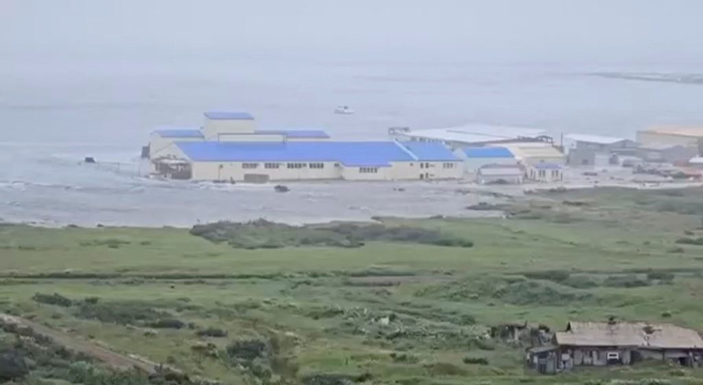 Όταν το τσουνάμι ταξιδεύει στον χρόνο: Πώς ένα κύμα «χτύπησε» τη Χαβάη πριν καν ξεκινήσει στη Ρωσία