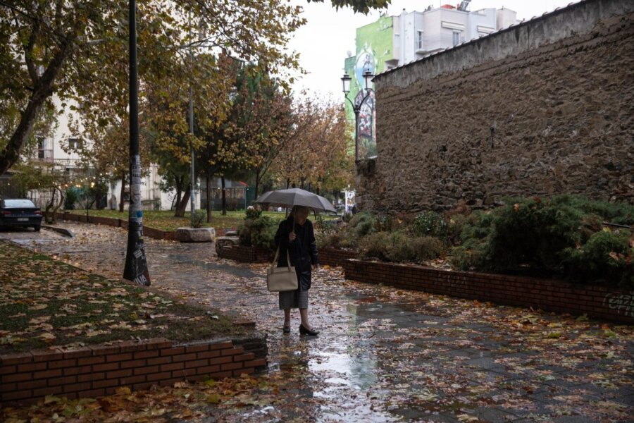 Καιρός: Έρχεται διήμερο με βροχές και καταιγίδες, με βελτίωση από το βράδυ της Παρασκευής