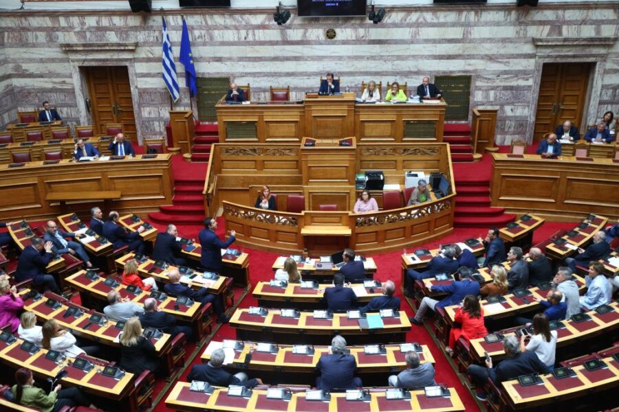 Βουλή: Αποπομπή Φλωρίδη ζητά σύσσωμη η αντιπολίτευση