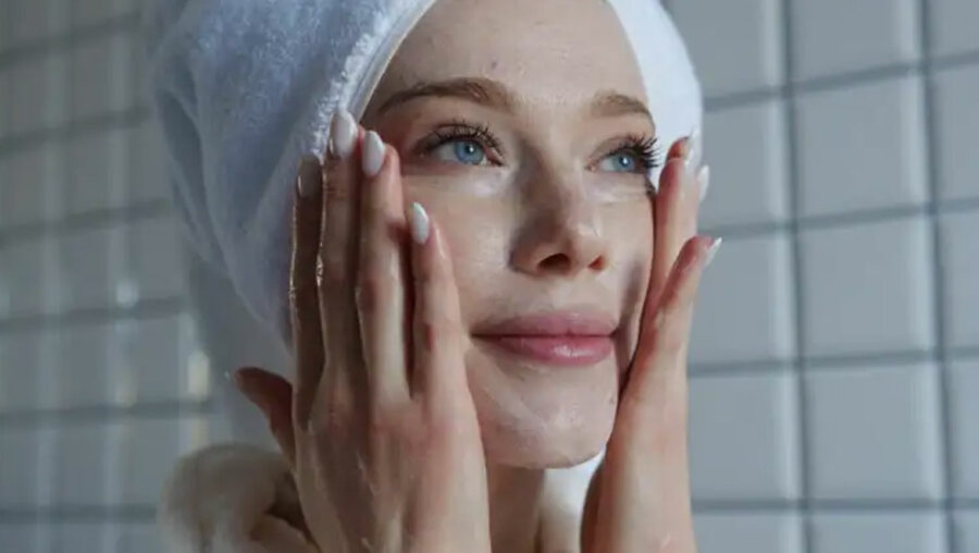 Skin Glazing: Η πιο ανάλαφρη εναλλακτική ενυδάτωσης για τις λιπαρές επιδερμίδες