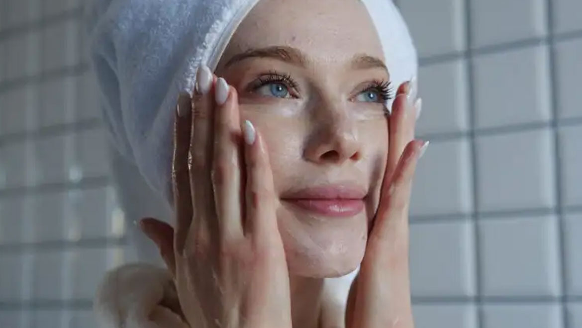 Skin Glazing: Η πιο ανάλαφρη εναλλακτική ενυδάτωσης για τις λιπαρές επιδερμίδες