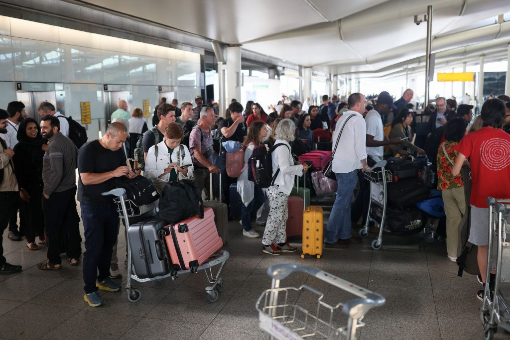 Συνεχίζεται ο «Γολγοθάς» στα Βρετανικά αεροδρόμια  με νέες ακυρώσεις πτήσεων
