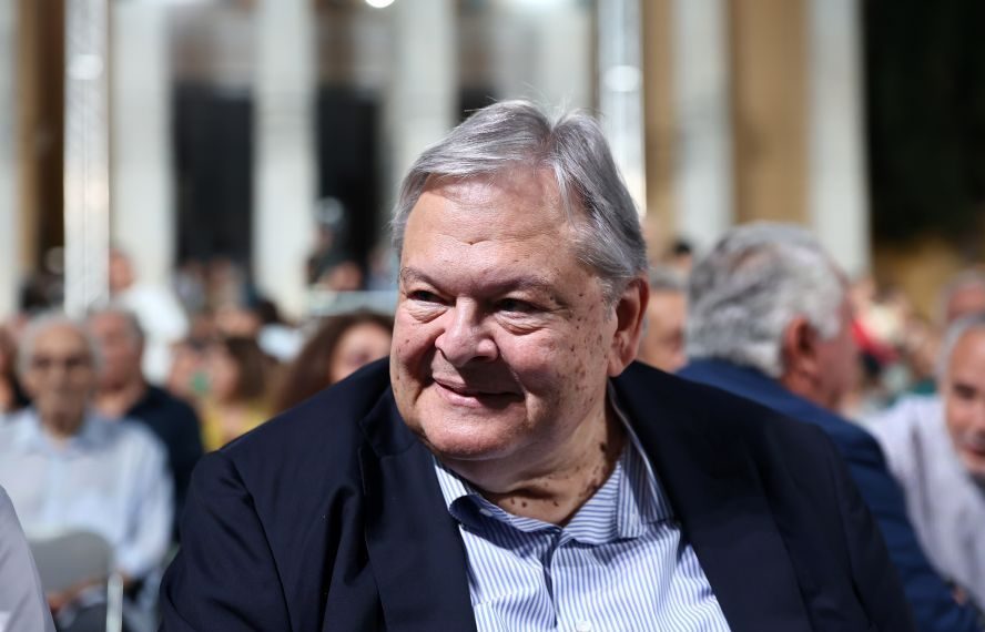 Βενιζέλος για τα όσα εκτυλίχθηκαν στην Βουλή: Kραυγαλέα παραβίαση του Συντάγματος- Ευτελισμός λόγω κρίσης νομιμοποίησης