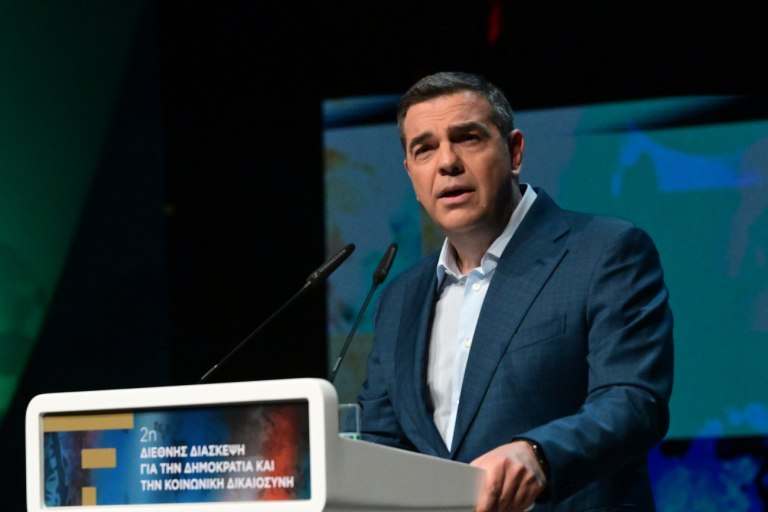 Ολιγωρία και λάθη στην υπόθεση της Μονής Σινά χρεώνει ο Τσίπρας στην κυβέρνηση - Η λιμοκτονία στη Γάζα στην ατζέντα με τον Αρχιεπίσκοπο Δαμιανό