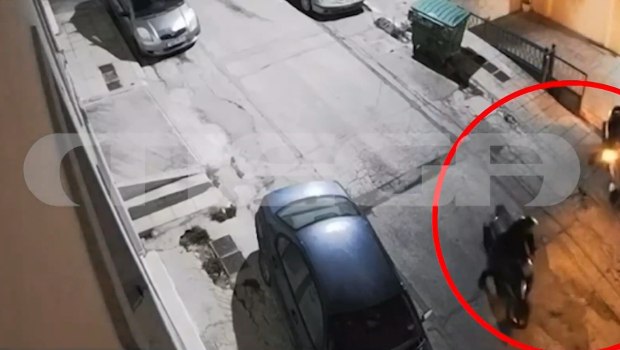 Ηλιούπολη: Καρέ-καρέ κλοπή μοτοσικλέτας από προαύλιο σπιτιού - Πώς να προστατευτείτε από τους δράστες