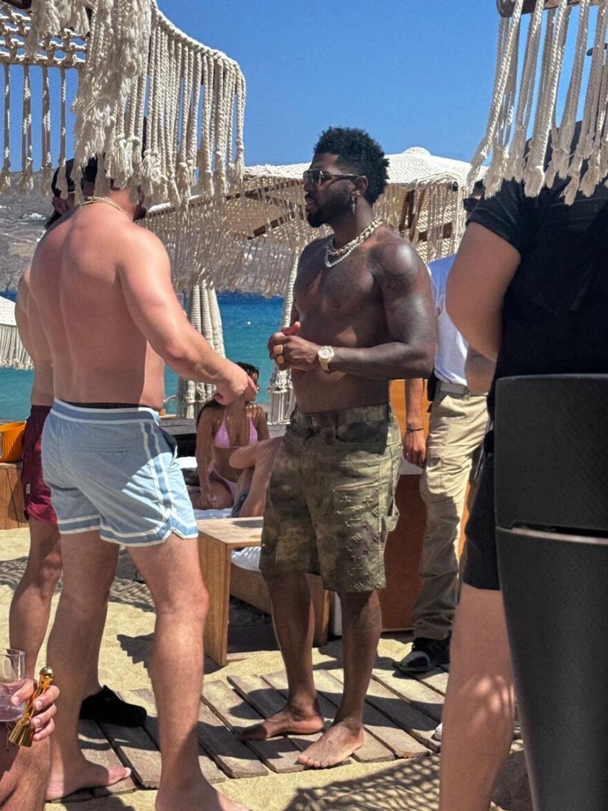 Jason Derulo: Σε γνωστό beach bar της Μυκόνου ο διεθνούς φήμης τραγουδιστής