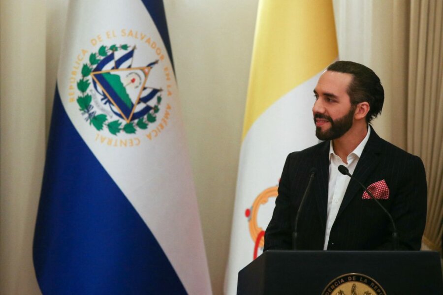 Ελ Σαλβαδόρ: Θέλει να μείνει πρόεδρος επ’ αόριστον