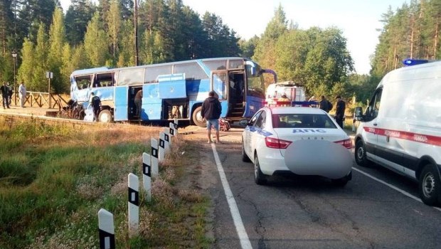 Ρωσία: Δύο νεκροί και δέκα τραυματίες από σύγκρουση λεωφορείου με τρένο