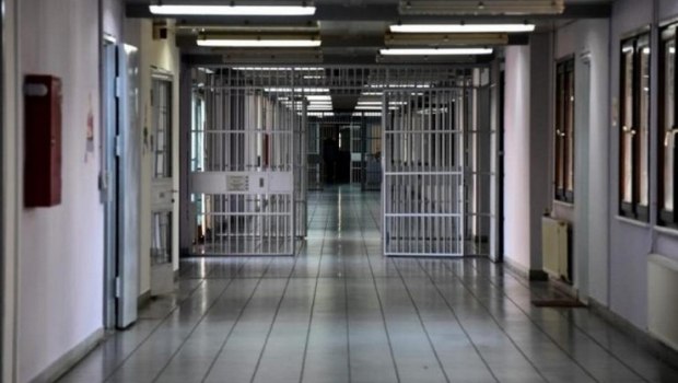 Σάμος: Στη φυλακή ο γυμνασιάρχης που κατηγορείται για βιασμό και ασέλγεια σε βάρος ανηλίκων