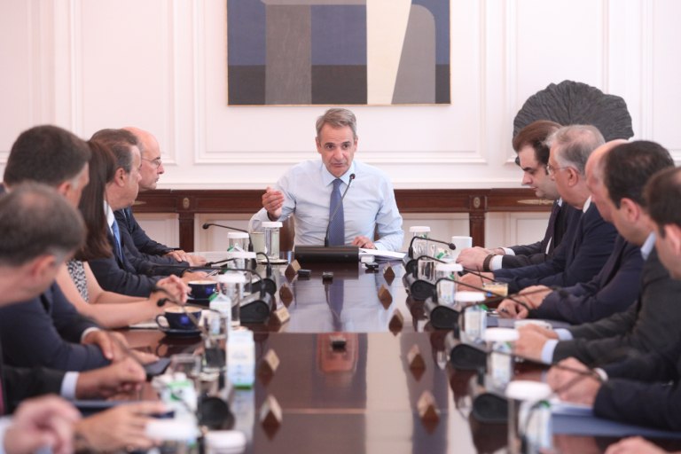 Ο Μητσοτάκης σαν να εκλέχθηκε χθες υπόσχεται... «παρεμβάσεις για μείωση της γραφειοκρατίας»