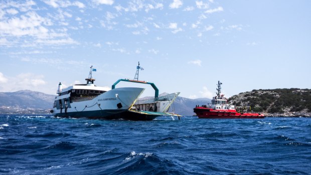 Νέα Στύρα: Ρήγμα 20 μέτρων εντόπισαν οι δύτες στο φέρι μποτ