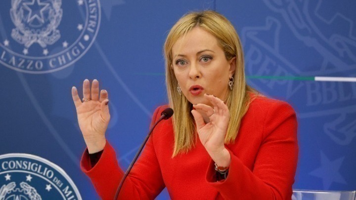 Ιταλία: Μελόνι και Κόντε ανταλλάσσουν βαριές κατηγορίες για το μεταναστευτικό και τη Δικαιοσύνη