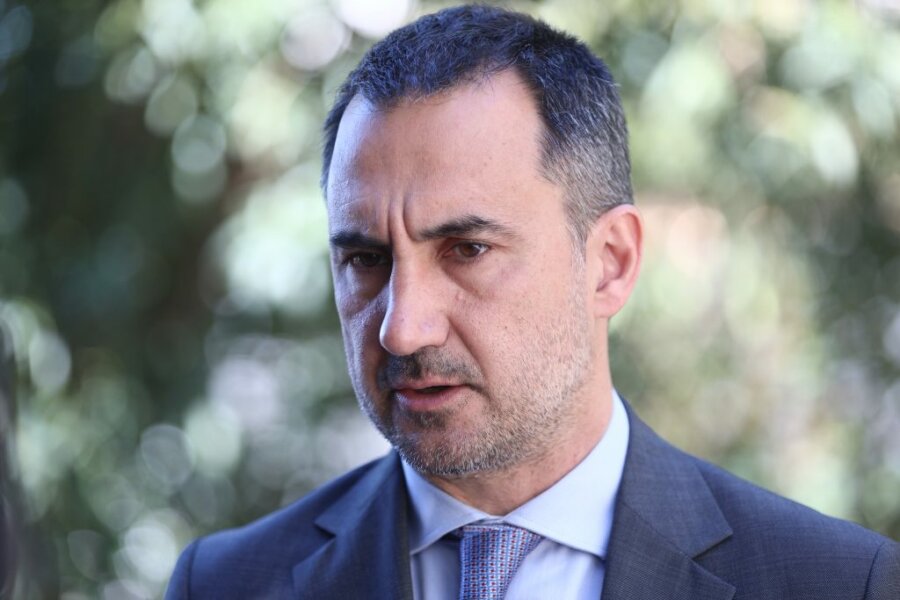 Αλέξης Χαρίτσης: Ο ξαφνικός θάνατος ενός νέου ανθρώπου μας φέρνει αντιμέτωπους με την επικράτεια της σκληρότερης αδικίας