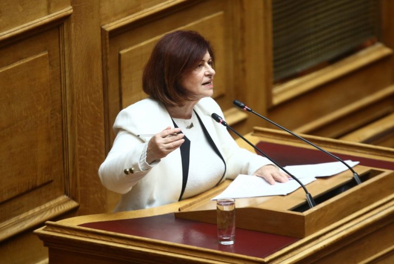 Μανωλάκου: Το ΚΚΕ επιμένει να μην πληρώσουν οι αγρότες και ο λαός, τα κλεμμένα του ΟΠΕΚΕΠΕ