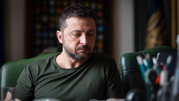 ΗΠΑ: Ο Λευκός Οίκος σκέφτεται να καλέσει τον Ζελένσκι στη συνάντηση Πούτιν - Τραμπ στην Αλάσκα