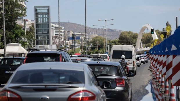 Ποσειδώνος: Μποτιλιάρισμα λόγω τροχαίου - Πού εντοπίζονται καθυστερήσεις [Βίντεο]