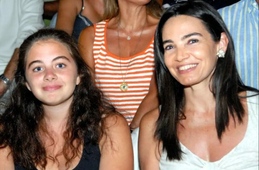 Πάνδημο το τελευταίο αντίο στη Λένα Σαμαρά