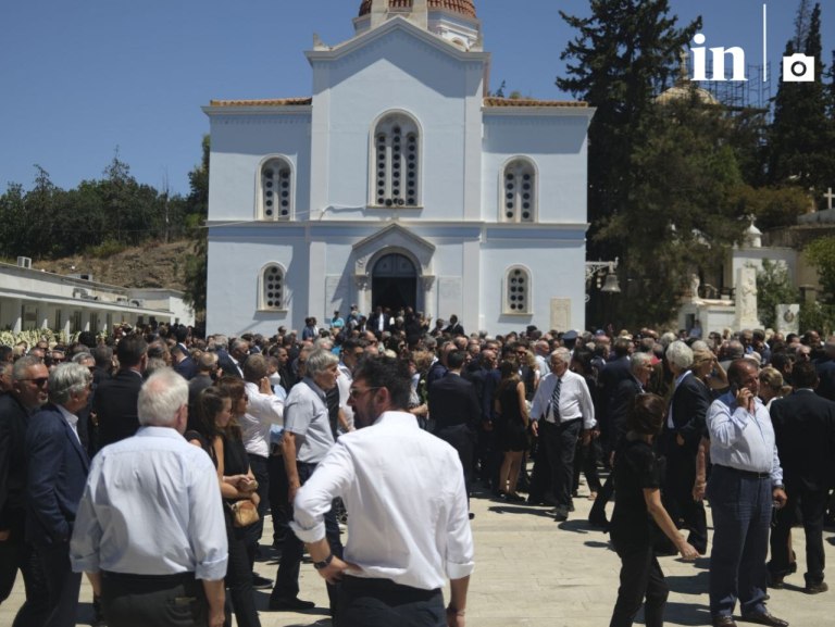 Ανείπωτη θλίψη για τη Λένα Σαμαρά – Τα μηνύματα συμπαράστασης, οι παρουσίες και ο συγκινητικός επικήδειος