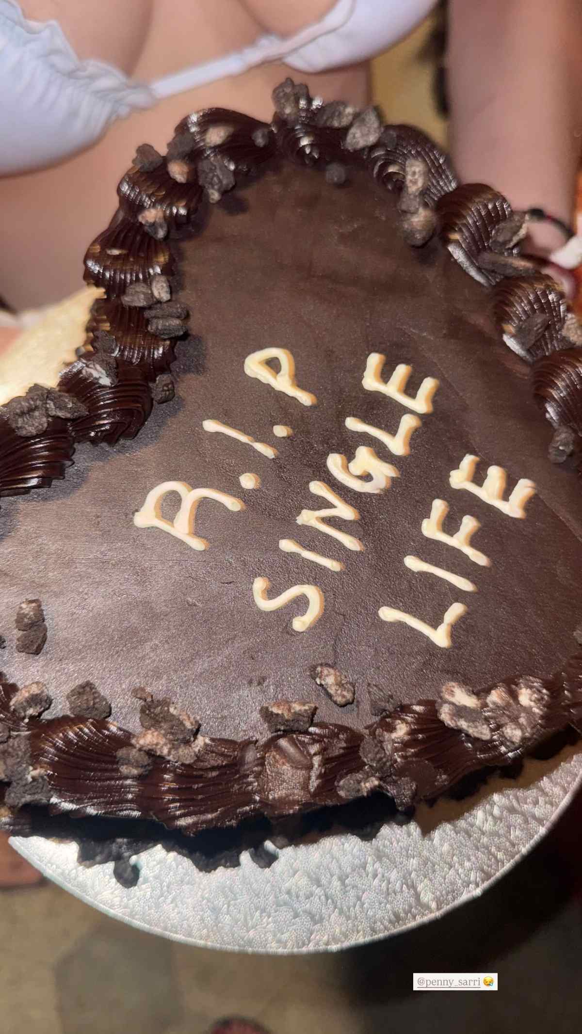 Ιωάννα Σαρρή: Το bachelorette party αδελφή της - Η εντυπωσιακή βίλα και η τούρτα