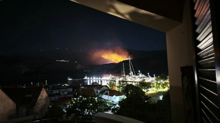 Φωτιά στην Κεφαλονιά: Σε Φαρακλάτα και Λαγκάδα το μέτωπο - Ήχησε 112 για τρία χωριά