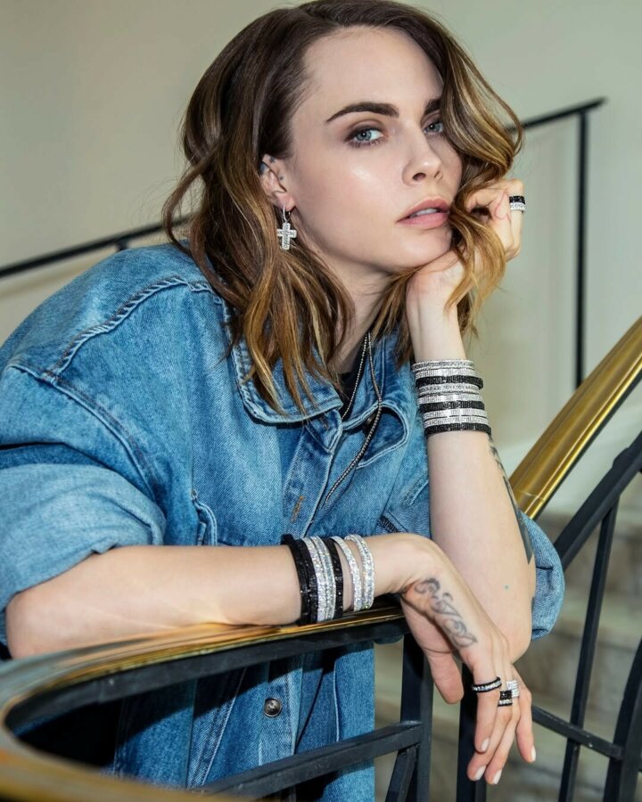Cara Delevingne: «Αγκάλιασε τη διαφορετικότητά σου!»