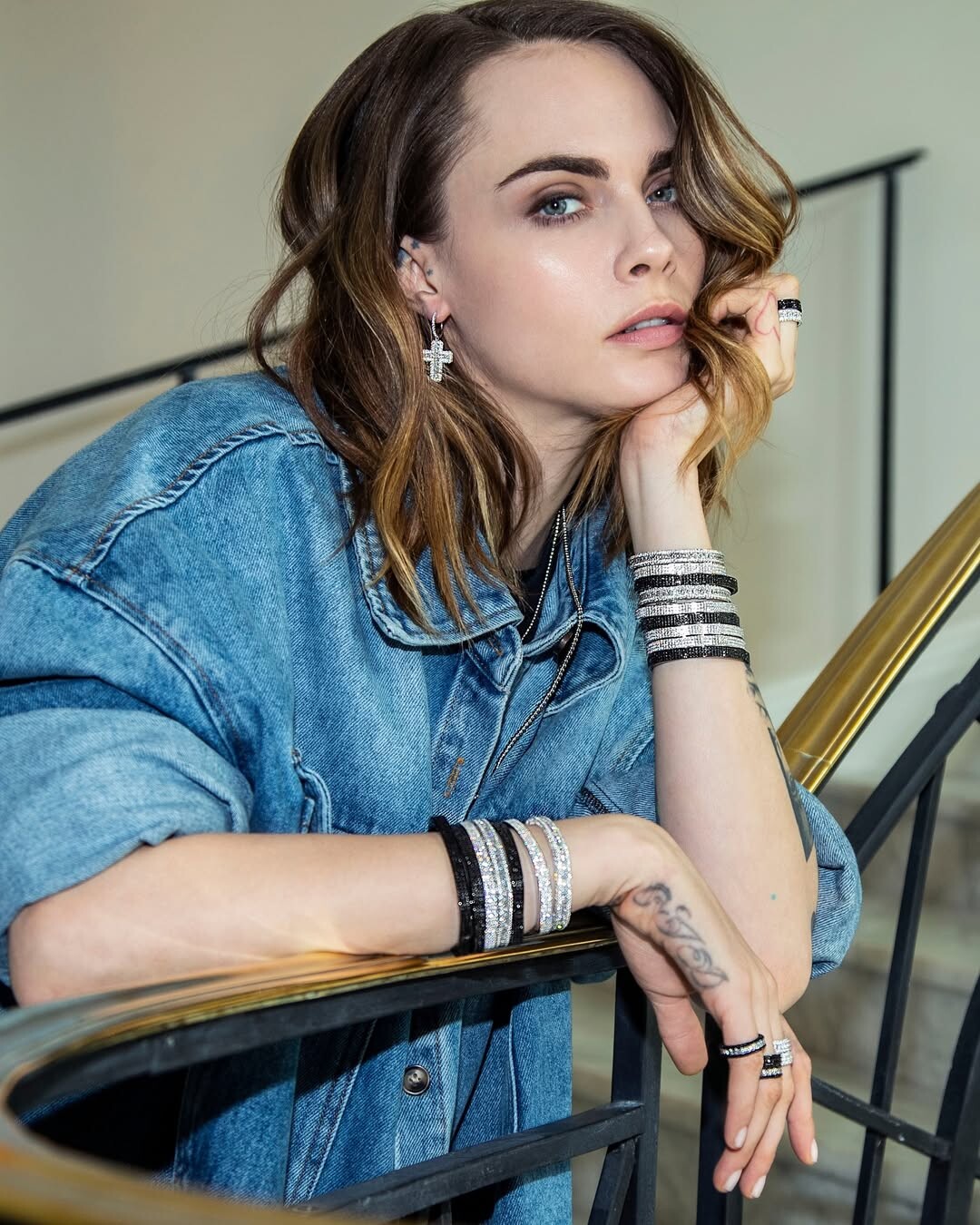 Cara Delevingne: «Αγκάλιασε τη διαφορετικότητά σου!»