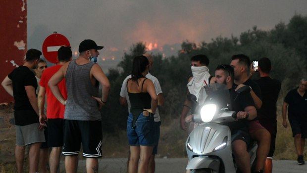 Φωτιές: Το πιο δύσκολο 24ωρο - Επικίνδυνα τα μέτωπα της Πάτρας και της Πρέβεζας