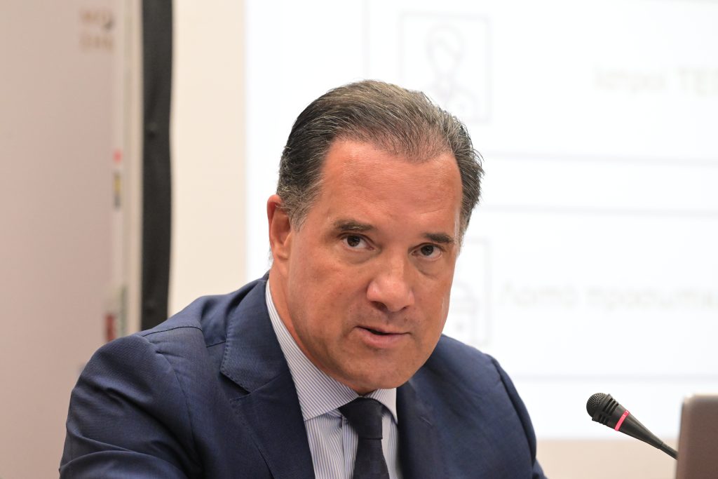 Άδωνις Γεωργιάδης κατά προσώπου