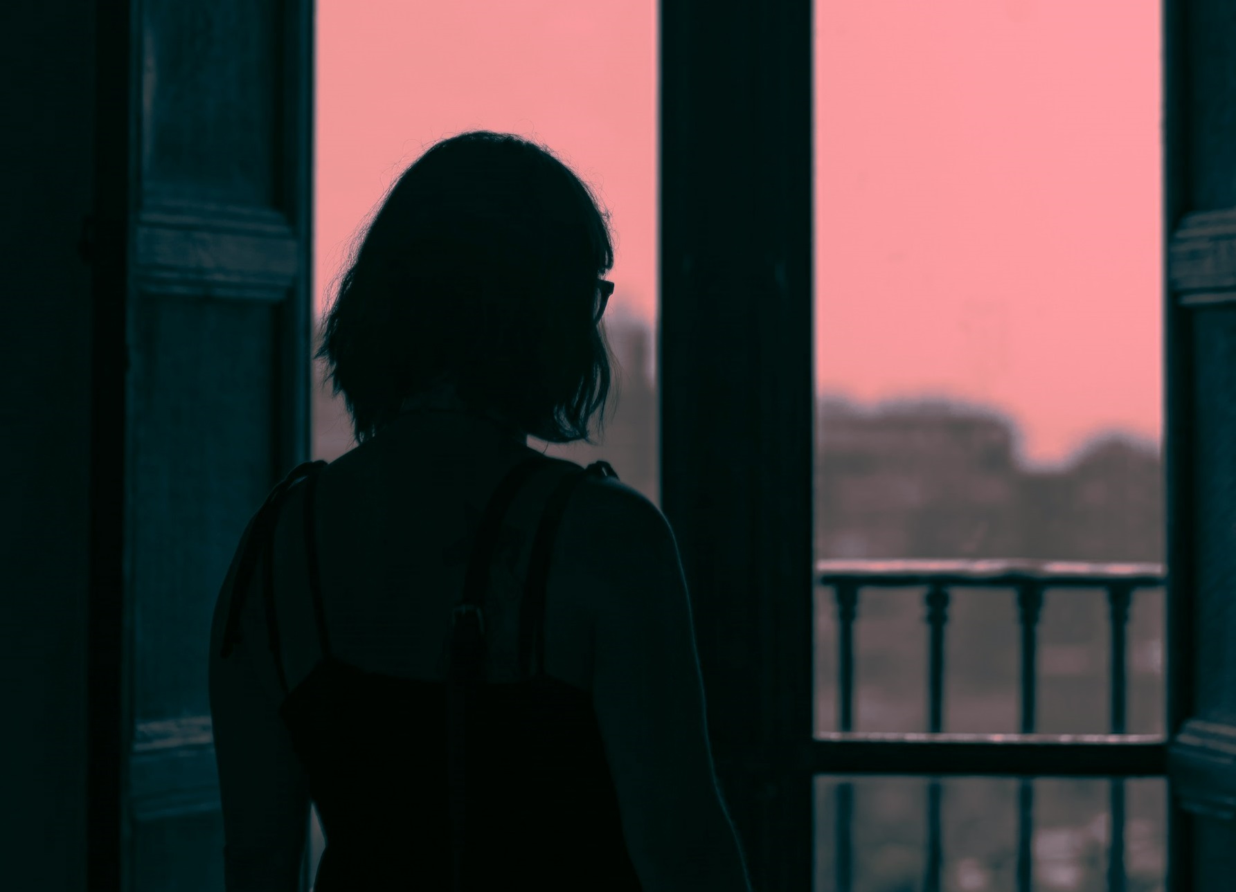 Οι γυναίκες που βιώνουν stalking διατρέχουν αυξημένο κίνδυνο καρδιοπάθειας και εγκεφαλικού