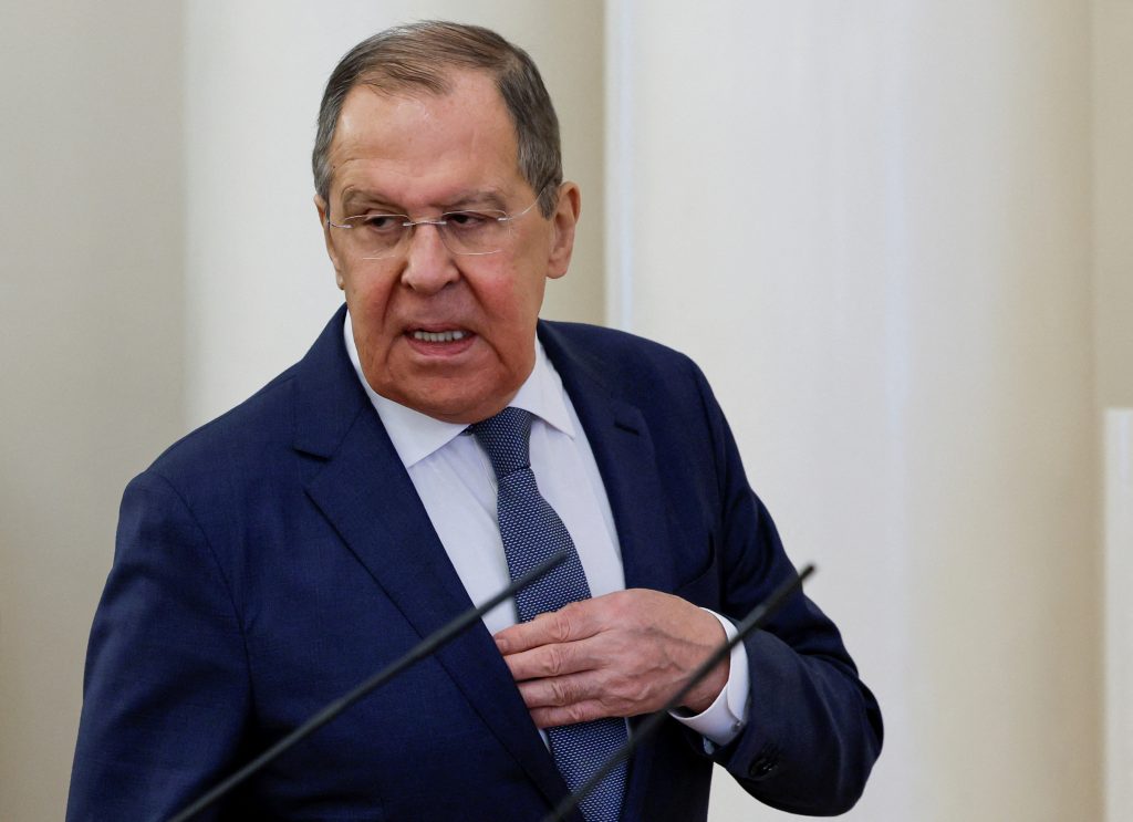 Γιατί ο Λαβρόφ φόρεσε πουλόβερ «ΕΣΣΔ» – Ποιο το μήνυμα που στέλνει