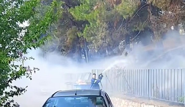 Διδυμότειχο: Φωτιά σε άλσος δίπλα στο 1ο Γυμνάσιο και στις αυλές σπιτιών