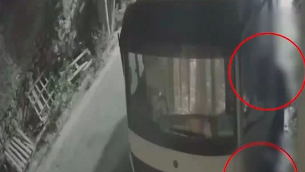 Πειραιάς: Καρέ-καρέ η κλοπή φορτηγού από 4 νεαρούς – Βίντεο ντοκουμέντο