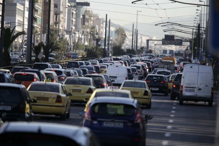 ΑΑΔΕ: Πρόστιμα για 450.000 «ξεχασιάρηδες» οδηγούς – Τα πρόστιμα ανά παράβαση