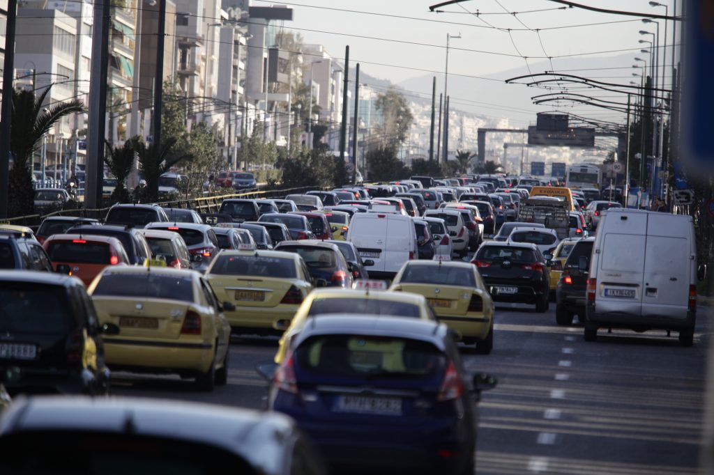 ΑΑΔΕ: Πρόστιμα για 450.000 «ξεχασιάρηδες» οδηγούς – Τα πρόστιμα ανά παράβαση