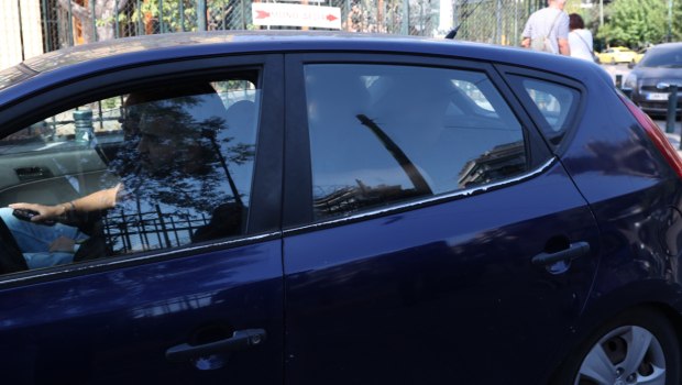 Γυναικοκτονία στο Χαλάνδρι: Στην Ευελπίδων ο δράστης για να του απαγγελθούν κατηγορίες