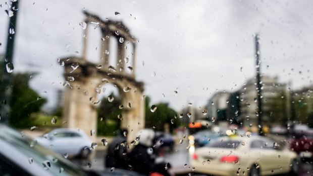 Κακοκαιρία: Βίντεο από την ξαφνική μπόρα σε περιοχές της Αθήνας το μεσημέρι της Τρίτης