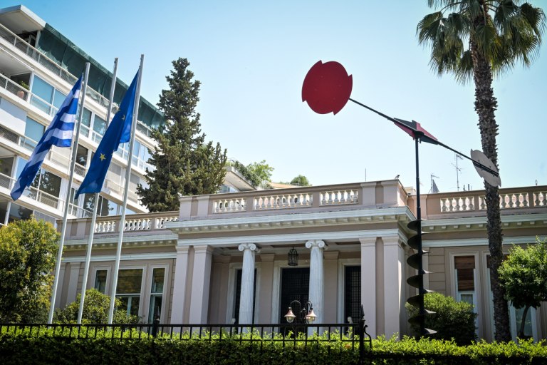 Κυβέρνηση σε αποδρομή και αδρανής καταγγέλλει η αντιπολίτευση - «Σε όλα έχουν βρεθεί αναξιόπιστοι»