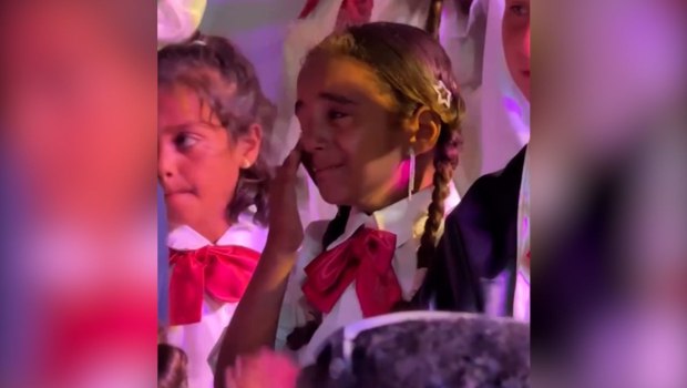 Αποφοίτηση με δάκρυα στη Γάζα: Ορφανά παιδιά γιόρτασαν τη στιγμή τους